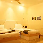 Hotel Vrindavan Palace